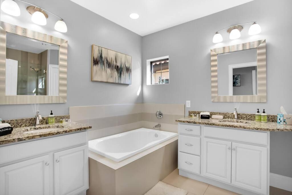 Large 4 Bedroom With Bunk Room And 2 Golf Carts! Destin Bagian luar foto
