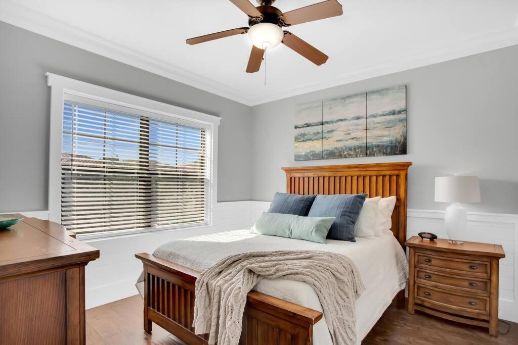 Large 4 Bedroom With Bunk Room And 2 Golf Carts! Destin Bagian luar foto