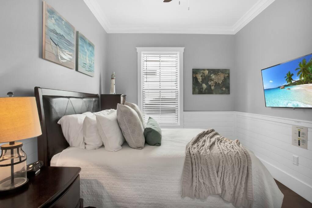 Large 4 Bedroom With Bunk Room And 2 Golf Carts! Destin Bagian luar foto
