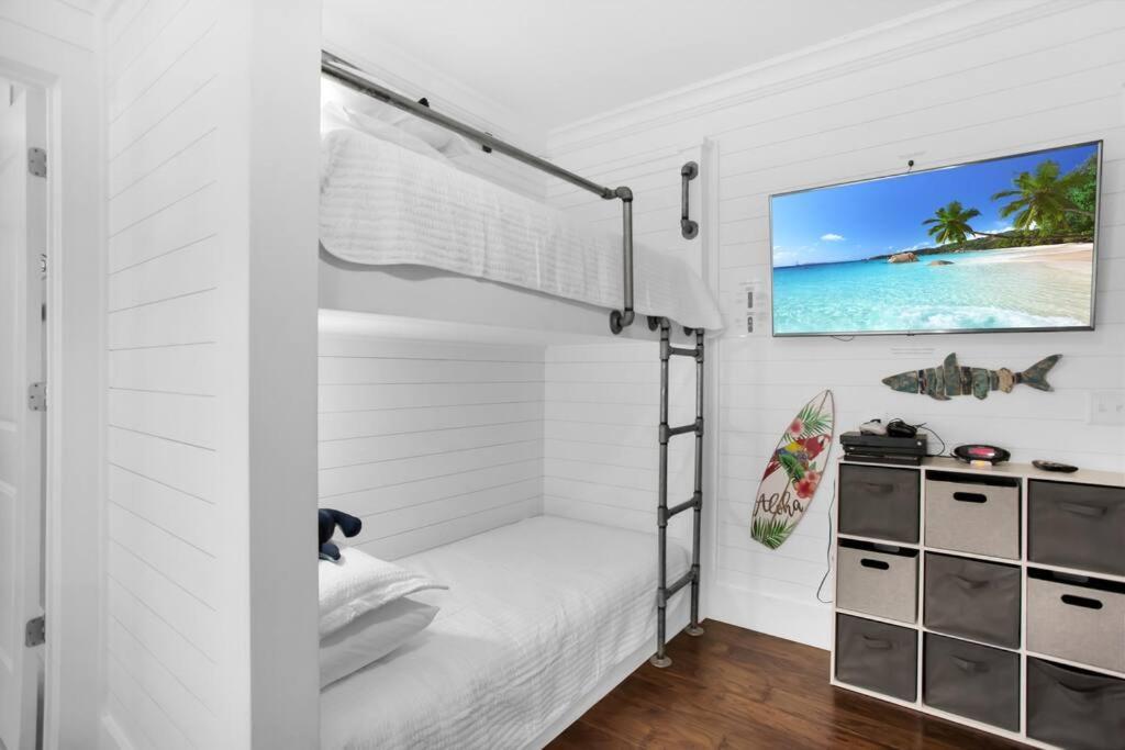 Large 4 Bedroom With Bunk Room And 2 Golf Carts! Destin Bagian luar foto