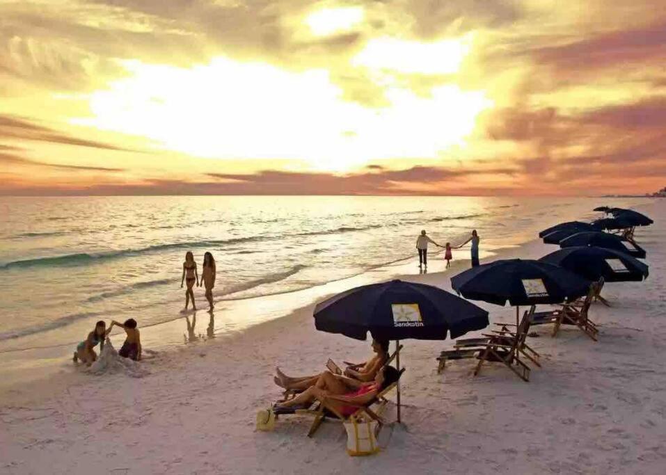 Large 4 Bedroom With Bunk Room And 2 Golf Carts! Destin Bagian luar foto
