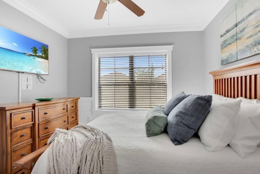Large 4 Bedroom With Bunk Room And 2 Golf Carts! Destin Bagian luar foto